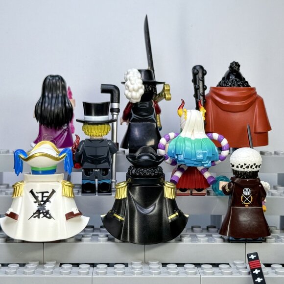 One Piece Custom Minifigure Set – Shanks, Law, Blackbeard, Yamato & More (8pcs) - Picture 6 of 6